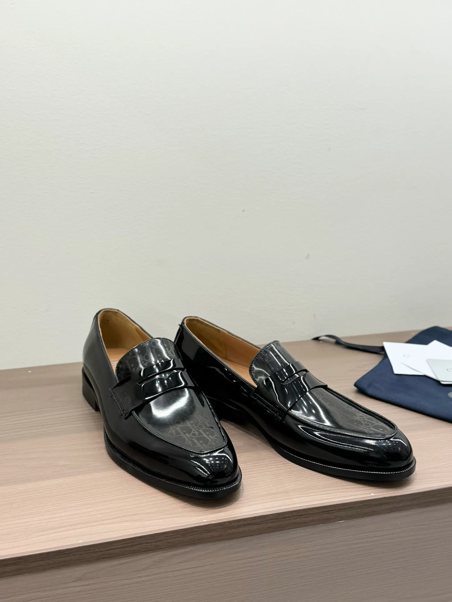 940💰 Dior high-end men's boutique casual leather shoes, imported cowhide upper, water-dyed cowhide lining, imported genuine leather outsole, perfect details, standard code 39-44 (38.45.46 customized, non-returnable and non-exchangeable),
